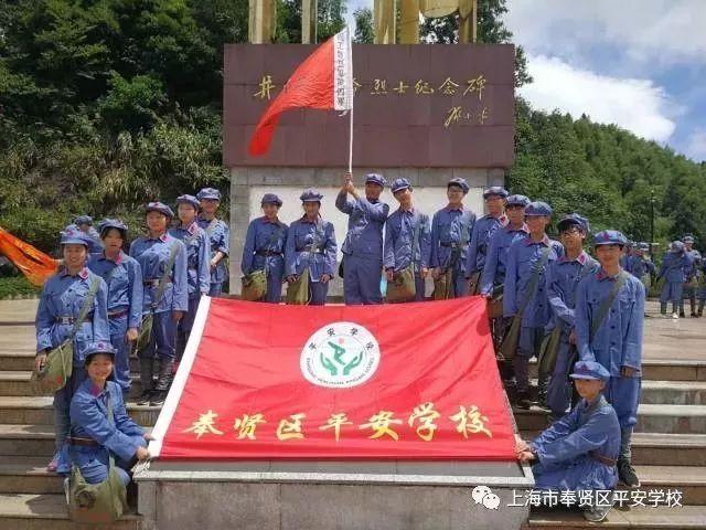 逃离黑与白的房间