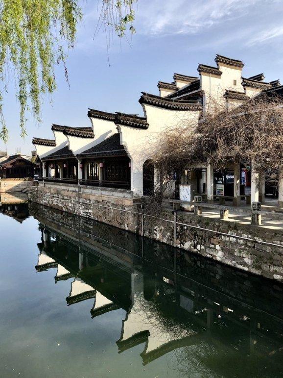 中央气象台:本周三起中东部气温将下降4℃—8℃
